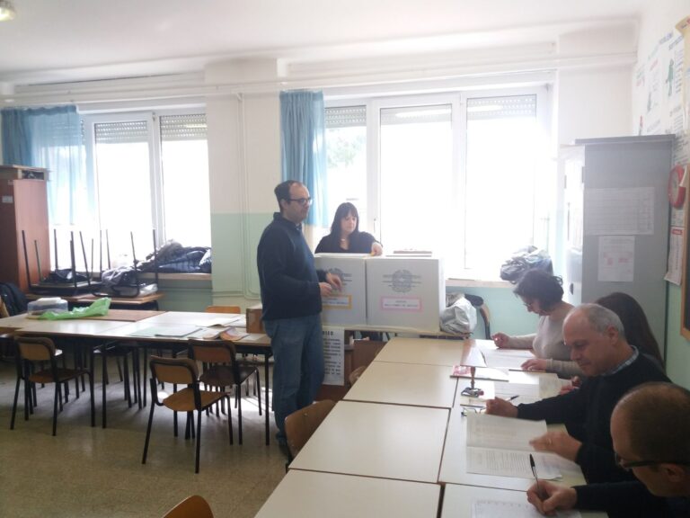 Affluenza alle urne: alle 19 hanno votato 18.035 fasanesi pari al 56,01% Affluenza alle urne: alle 19 hanno votato 18.035 fasanesi pari al 56,01% - Osservatorio Fasano