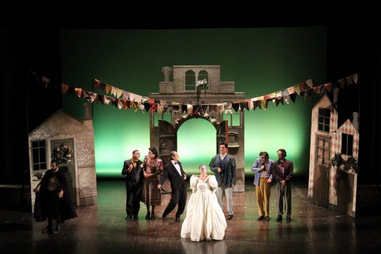 La donna dominata dall’uomo shakespeariano al Teatro Kennedy di Fasano La donna dominata dall'uomo shakespeariano al Teatro Kennedy di Fasano - Osservatorio Fasano