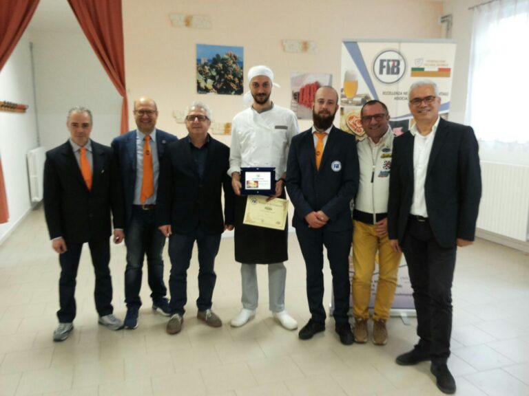 Quarto corso di pizzeria all’Alberghiero di Fasano: premio finale ad Antonio Ciaccia Quarto corso di pizzeria all'Alberghiero di Fasano: premio finale ad Antonio Ciaccia - Osservatorio Fasano