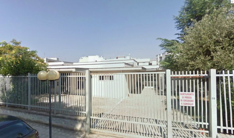 Ci risiamo: torna a piovere nell’asilo Ciaia di Fasano e i genitori si infuriano Ci risiamo: torna a piovere nell'asilo Ciaia di Fasano e i genitori si infuriano - Osservatorio Fasano