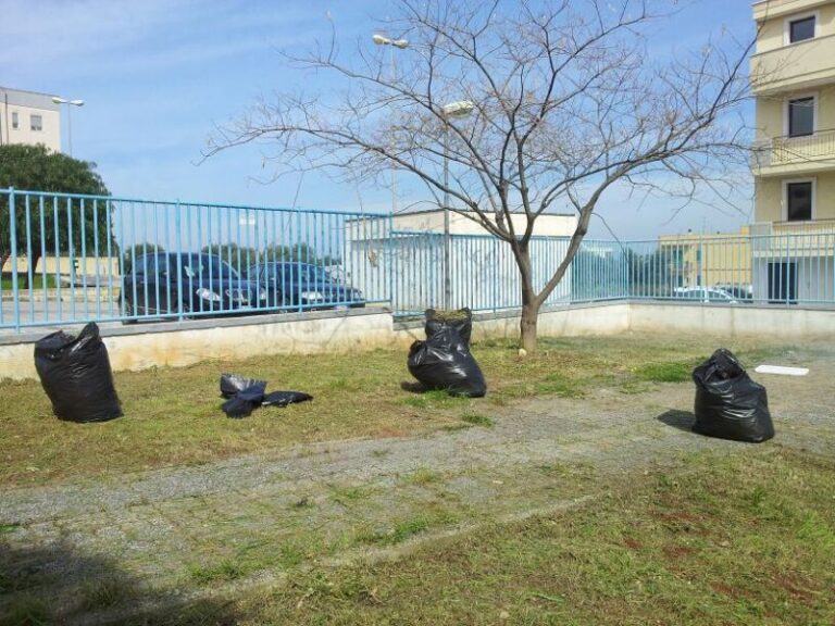 L'amministrazione comunale latita? Ci pensano i genitori a pulire le scuole - Osservatorio Fasano