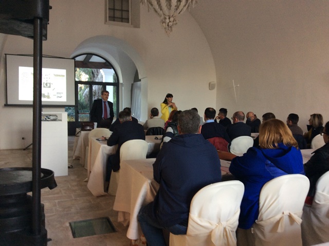 Assaggiatori d’olio extra vergine d’oliva: concluso il primo corso a Masseria Montalbano Assaggiatori d'olio extra vergine d'oliva: concluso il primo corso a Masseria Montalbano - Osservatorio Fasano