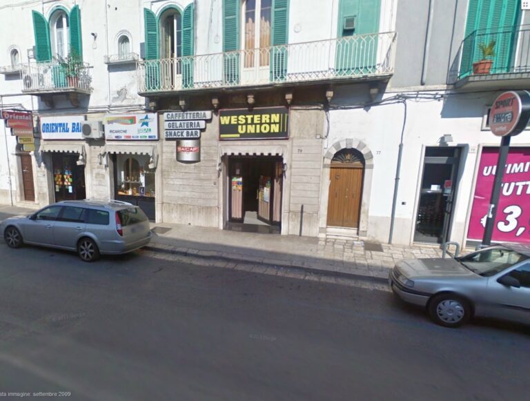 Tentato furto al Bar Oriental nella centrale via Roma Tentato furto al Bar Oriental nella centrale via Roma - Osservatorio Fasano
