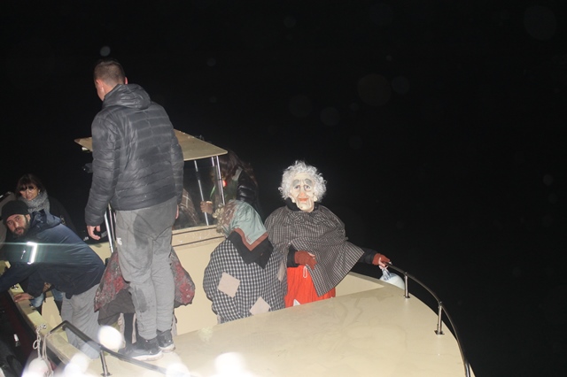 Iniziative natalizie del 6 gennaio a Fasano e frazioni tra presepi e ‘arrivi’ della Befana Iniziative natalizie del 6 gennaio a Fasano e frazioni tra presepi e 'arrivi' della Befana - Osservatorio Fasano