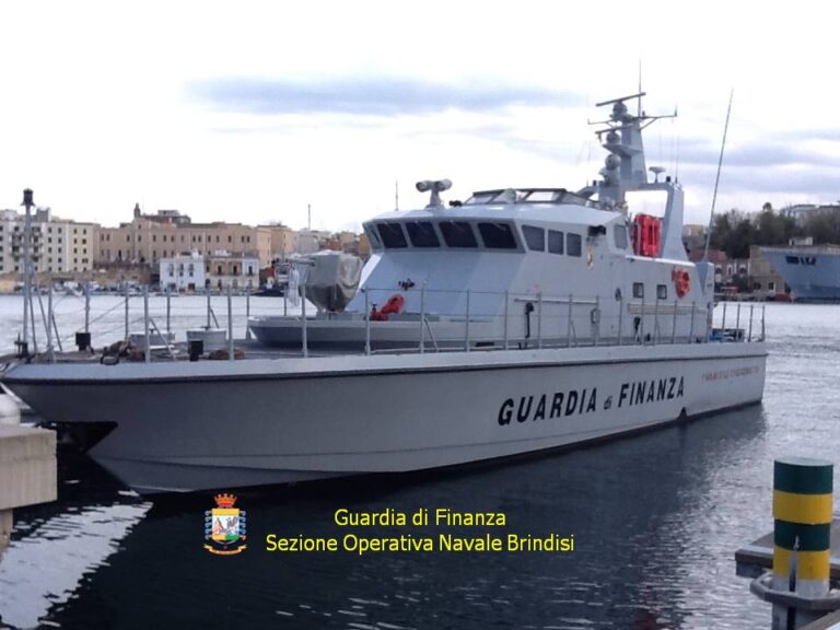 Manufatto non autorizzato scoperto sulla costa dalla Guardia di Finanza Manufatto non autorizzato scoperto sulla costa dalla Guardia di Finanza - Osservatorio Fasano
