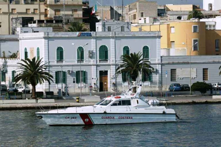 Capitaneria di Porto di Brindisi: il bilancio di ‘Mare sicuro 2014’ Capitaneria di Porto di Brindisi: il bilancio di 'Mare sicuro 2014' - Osservatorio Fasano