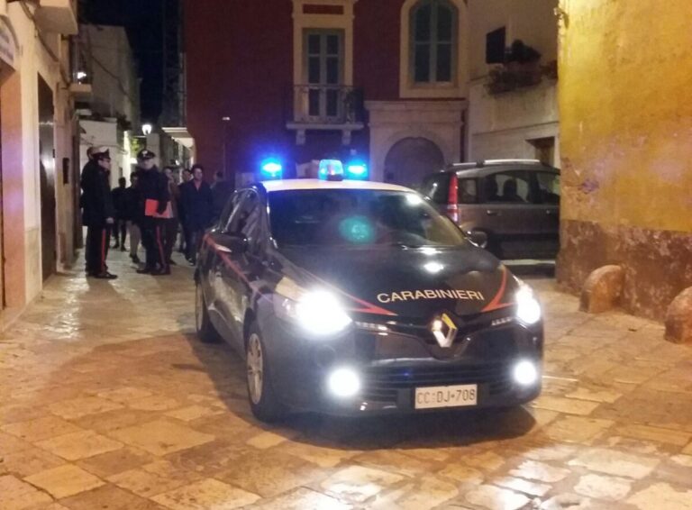 Spacciava droga nel centro storico di Fasano: arrestato 17enne Spacciava droga nel centro storico di Fasano: arrestato 17enne - Osservatorio Fasano