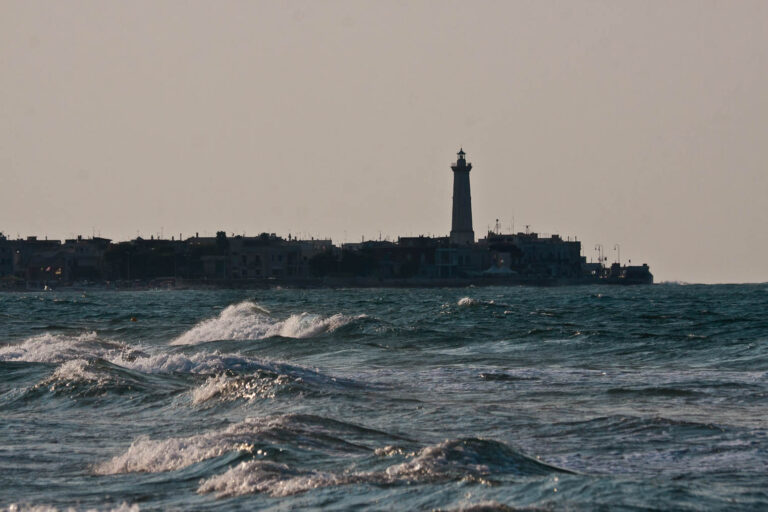 Dramma a Torre Canne: salvato dalla furia del mare Dramma a Torre Canne: salvato dalla furia del mare - Osservatorio Fasano
