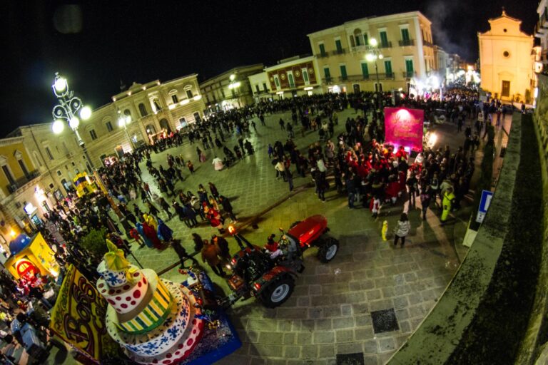 Tutto pronto per il Carnevale a Fasano e Pezze di Greco Tutto pronto per il Carnevale a Fasano e Pezze di Greco - Osservatorio Fasano