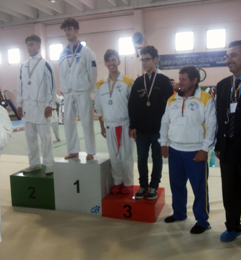 Gianluca Cesarino terzo ai campionati regionali di kumite Gianluca Cesarino terzo ai campionati regionali di kumite - Osservatorio Fasano