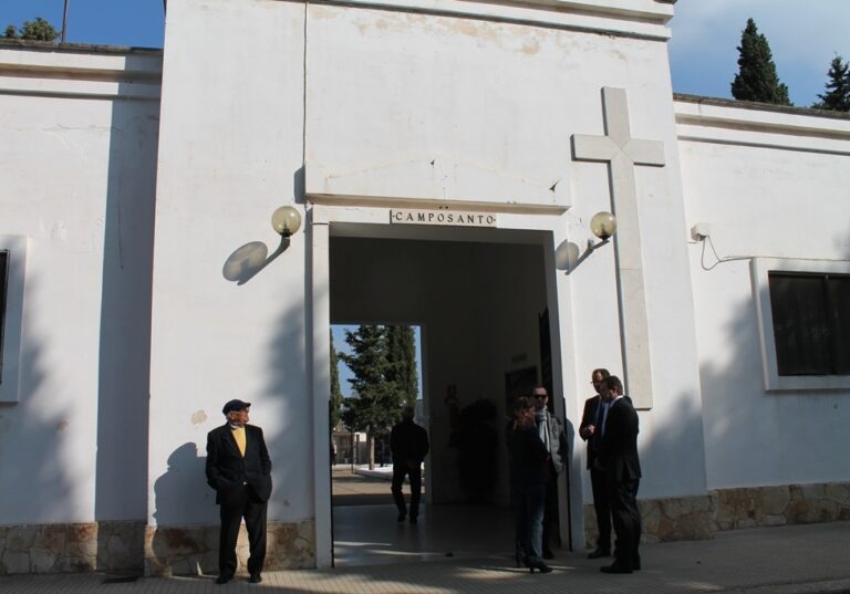 Commemorazione dei defunti: nuovi orari per i cimiteri fasanesi - Osservatorio Fasano