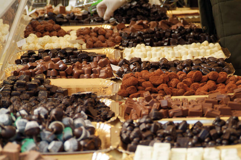 Gli studenti dell'Alberghiero di Fasano alla sagra del cioccolato di Monopoli - Osservatorio Fasano