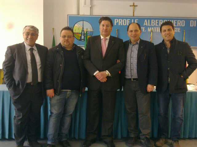 Renzo De Leonardis vice coordinatore regionale delle ‘Città dell’olio’ Renzo De Leonardis vice coordinatore regionale delle 'Città dell'olio' - Osservatorio Fasano