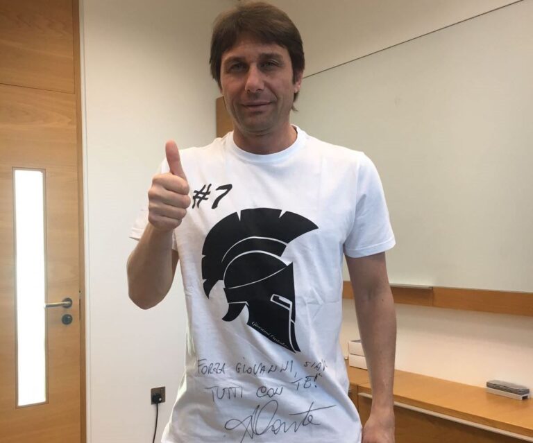 Anche Antonio Conte e il Chelsea al fianco del fasanese Giovanni Custodero - Osservatorio Fasano