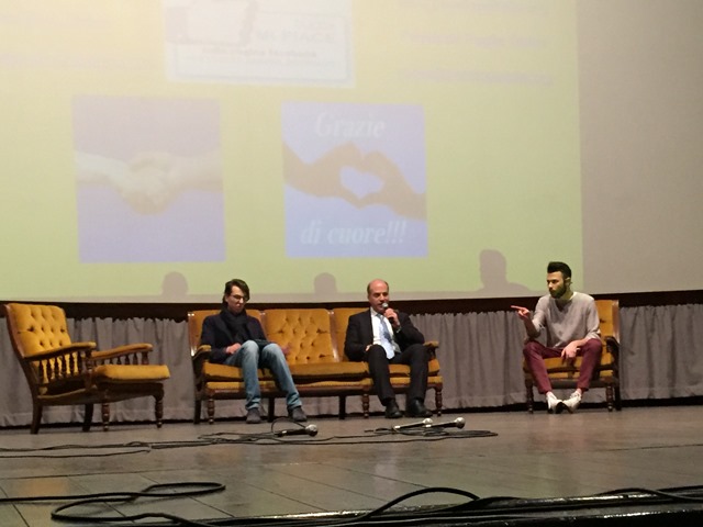I ragazzi del ‘Da Vinci’ di Fasano discutono di cyberbullismo al Teatro Kennedy I ragazzi del 'Da Vinci' di Fasano discutono di cyberbullismo al Teatro Kennedy - Osservatorio Fasano