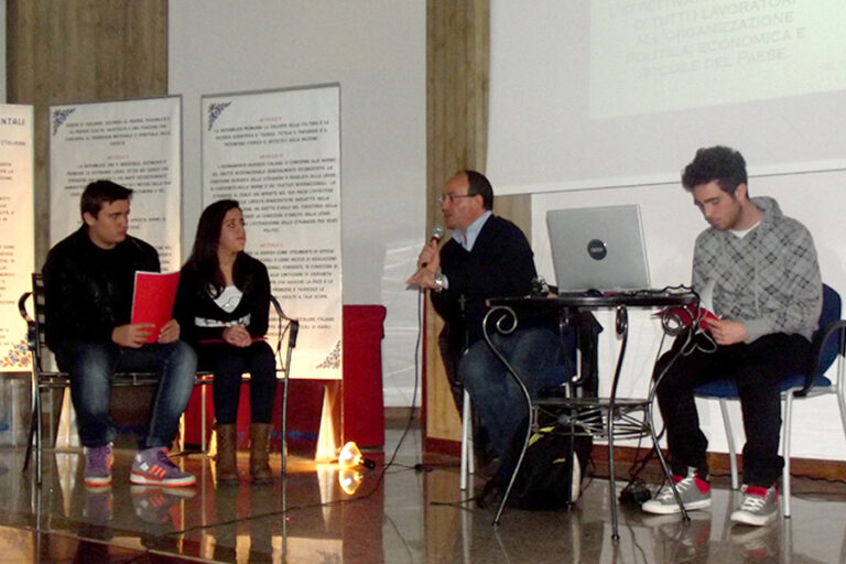Costituzione: i ragazzi dell'Itc di Fasano intervistano Don Raffaele Bruno - Osservatorio Fasano