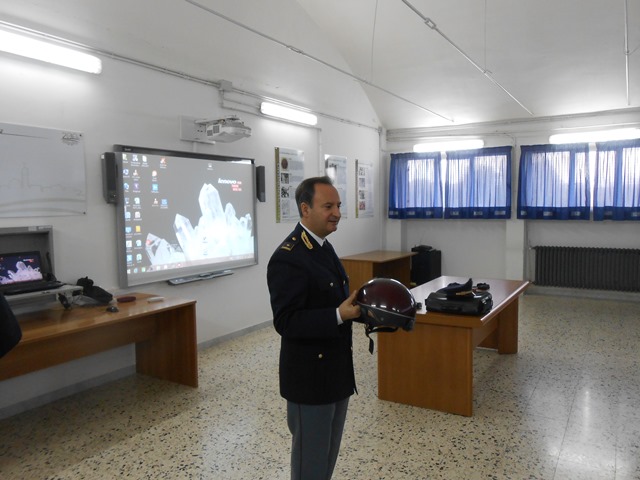 ‘Dal banco alla strada’: studenti di Pezze di Greco e Montalbano a lezione di rispetto delle regole 'Dal banco alla strada': studenti di Pezze di Greco e Montalbano a lezione di rispetto delle regole - Osservatorio Fasano