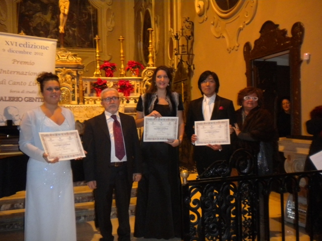 Ad Annalisa Ferrarini la 16esima edizione del Premio internazionale di canto lirico ‘Valerio Gentile’ Ad Annalisa Ferrarini la 16esima edizione del Premio internazionale di canto lirico 'Valerio Gentile' - Osservatorio Fasano