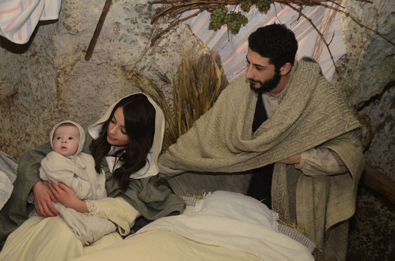 Apertura straordinaria del presepe vivente a Pezze di Greco Apertura straordinaria del presepe vivente a Pezze di Greco - Osservatorio Fasano