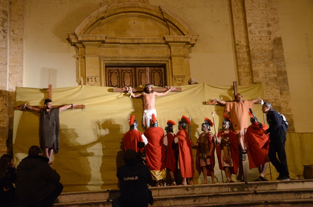 Fasano rivive i momenti salienti della passione di Cristo Fasano rivive i momenti salienti della passione di Cristo - Osservatorio Fasano