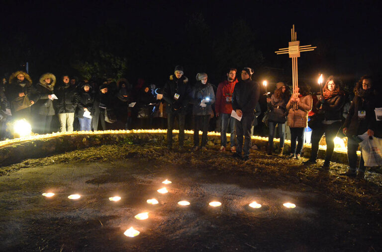 'Risplendete come astri nel mondo': la missione della via Crucis diocesana a Pezze di Greco - Osservatorio Fasano