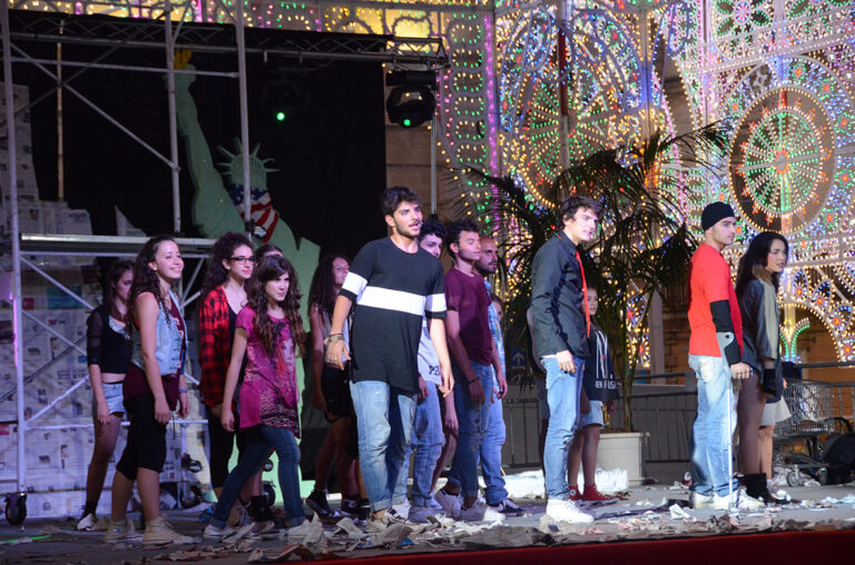 L'energia giovanile di 'American Idiot' e di Glitter tra le luci della Festa Patronale di Fasano - Osservatorio Fasano