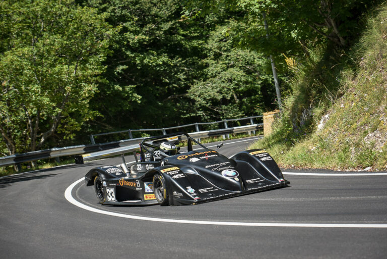 Ivan Pezzolla secondo assoluto sul Terminillo, problemi tecnici frenano Savoia nel TCR - Osservatorio Fasano