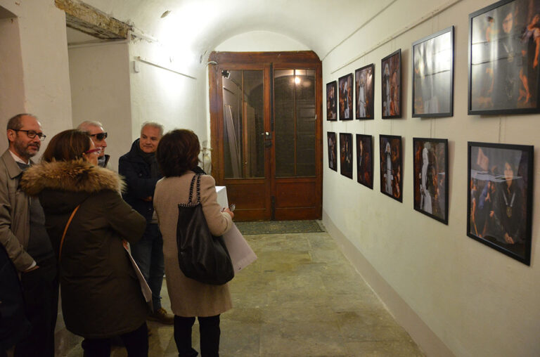 Confratelli e consorelle del Purgatorio di Fasano negli scatti di Ninni Pepe Confratelli e consorelle del Purgatorio di Fasano negli scatti di Ninni Pepe - Osservatorio Fasano