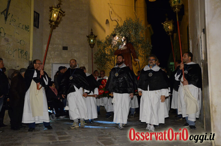 Germogli e Sepolcri nel giovedì santo fasanese Germogli e Sepolcri nel giovedì santo fasanese - Osservatorio Fasano