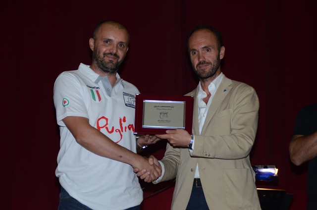 Consegnato il ‘Premio Dolmen’ al Parco delle Dune Costiere e alla Junior Fasano Consegnato il 'Premio Dolmen' al Parco delle Dune Costiere e alla Junior Fasano - Osservatorio Fasano
