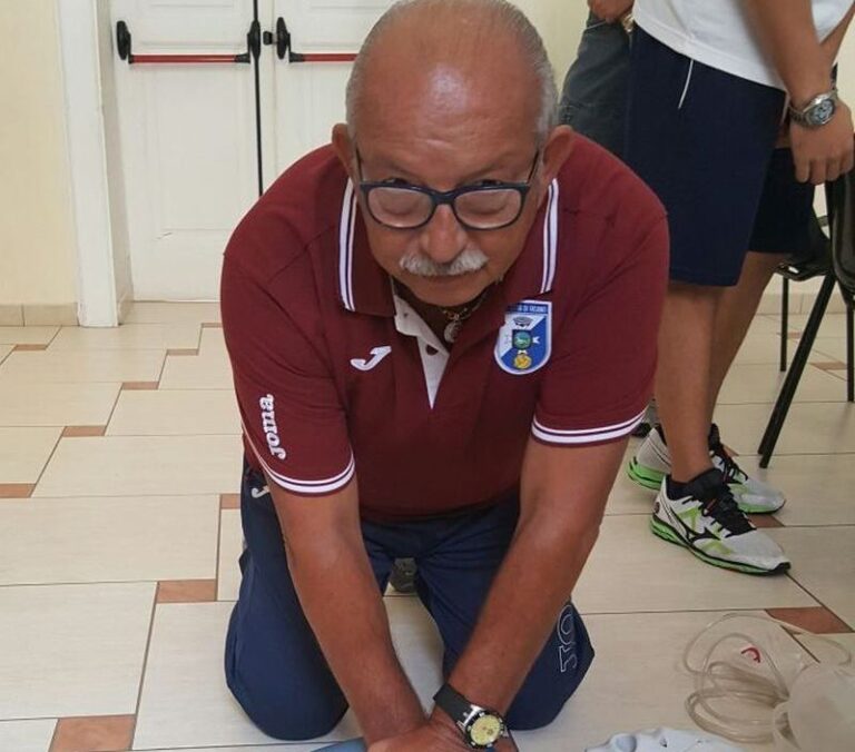 Tesserati del Fasano Calcio al corso per l’utilizzo di defibrillatori Tesserati del Fasano Calcio al corso per l'utilizzo di defibrillatori - Osservatorio Fasano