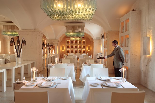 A Borgo Egnazia al via il primo corso di sommelier A Borgo Egnazia al via il primo corso di sommelier - Osservatorio Fasano