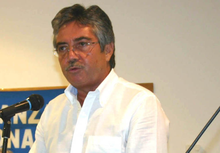 Euprepio Curto: ‘Caduta di Di Bari epilogo naturale dopo la delegittimazione dei partiti’ Euprepio Curto: 'Caduta di Di Bari epilogo naturale dopo la delegittimazione dei partiti' - Osservatorio Fasano