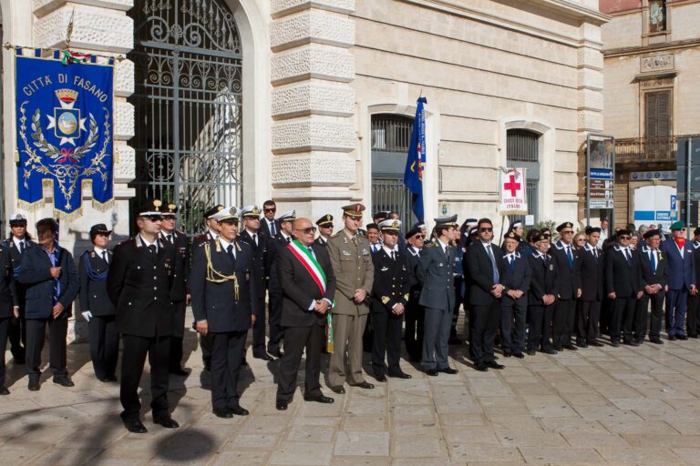 Anche Fasano ha onorato i caduti in guerra e festeggiato le Forze Armate - Osservatorio Fasano