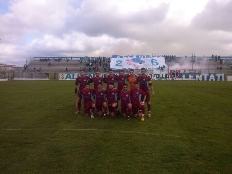 E' festa Fasano: batte il Maruggio ed è promosso in Promozione - Osservatorio Fasano