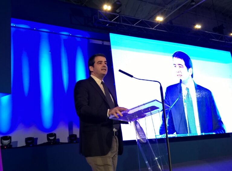 Fitto presenta a Bari ‘Direzione Italia’: referente su Fasano l’ex assessore Donato Ammirabile Fitto presenta a Bari 'Direzione Italia': referente su Fasano l'ex assessore Donato Ammirabile - Osservatorio Fasano