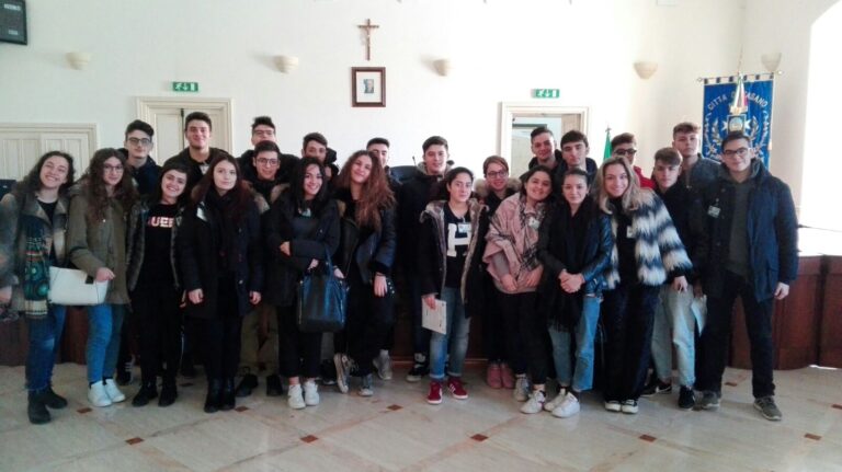 'FuoriKlasse': 24 liceali di Fasano negli uffici comunali nell'ambito del progetto alternanza scuola-lavoro - Osservatorio Fasano