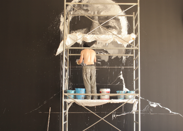 Lo street artist Luis Gomez de Teran crea anche a Fasano Lo street artist Luis Gomez de Teran crea anche a Fasano - Osservatorio Fasano