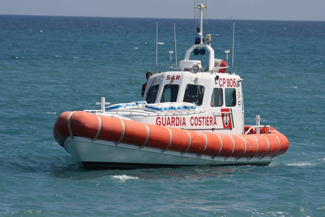 Cade dalla barca a Torre Guaceto: salvato pescatore di Savelletri Cade dalla barca a Torre Guaceto: salvato pescatore di Savelletri - Osservatorio Fasano
