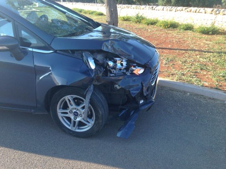 Tamponamento sulla Circonvallazione di Pezze di Greco: un ferito LE FOTO - Osservatorio Fasano