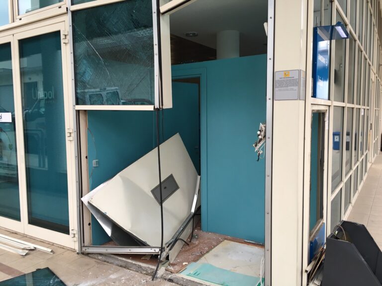 Banditi portano via bancomat dalla Unipol di Fasano - Osservatorio Fasano