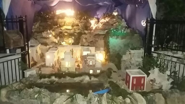 Il presepe di via De Curtis a Fasano dedicato alla stella sulla Grotta e a Savelletri - Osservatorio Fasano