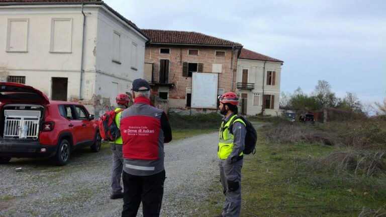 Volontari de 'Le orme di Askan' in esercitazione Montorio al Vomano (TE) - Osservatorio Fasano