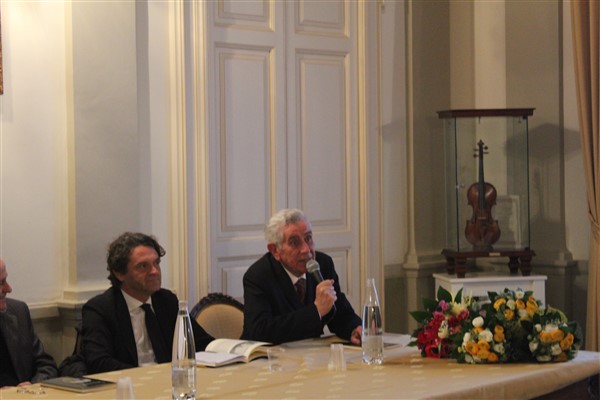 Presentato a Palazzo di Città il libro sui ‘pionieri dell’olio a Fasano’: i Guarini Presentato a Palazzo di Città il libro sui 'pionieri dell'olio a Fasano': i Guarini - Osservatorio Fasano