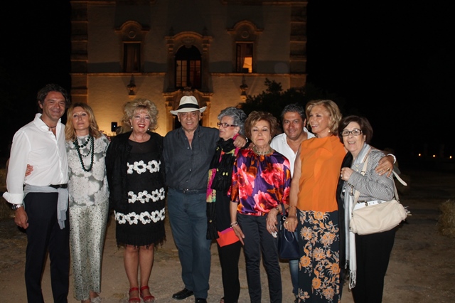 Balli e gastronomia per la festa benefica della Croce Rossa di Fasano Balli e gastronomia per la festa benefica della Croce Rossa di Fasano - Osservatorio Fasano