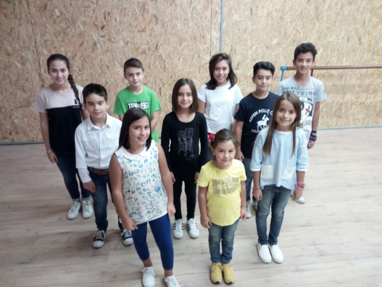 Dieci allievi Glitter nel musical ‘Evita’ con Malika Ayane Dieci allievi Glitter nel musical 'Evita' con Malika Ayane - Osservatorio Fasano