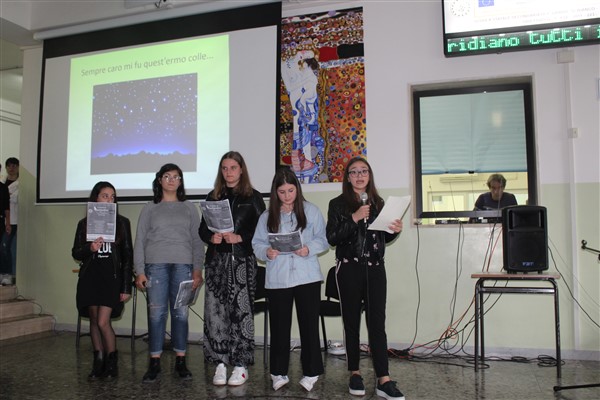 ‘La notte di Inchiostro di Puglia’ con gli studenti della ‘Bianco-Pascoli’ 'La notte di Inchiostro di Puglia' con gli studenti della 'Bianco-Pascoli' - Osservatorio Fasano