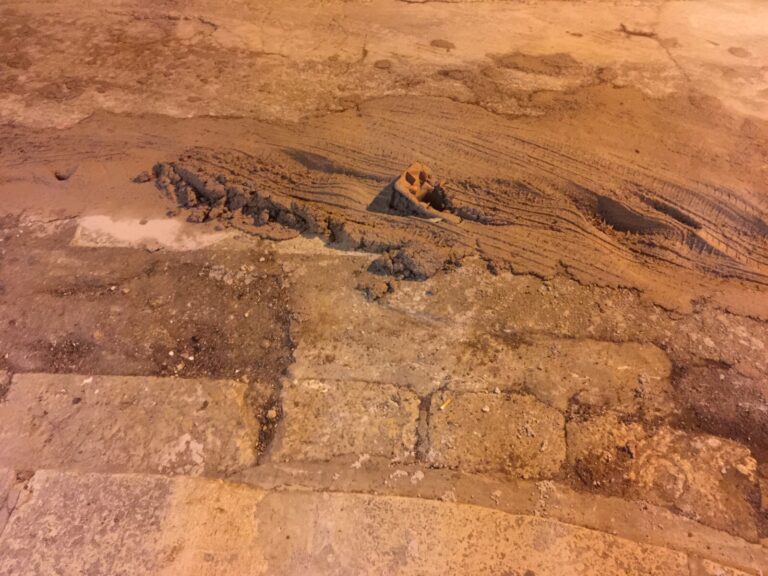 Lavori in via Piave a Fasano: i cittadini ne segnalano la pericolosità per pedoni e motociclisti - Osservatorio Fasano