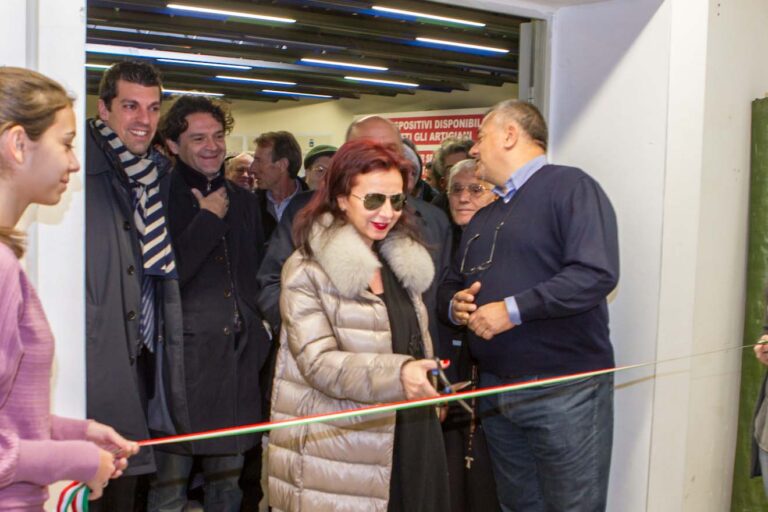 Inaugurata la 'Mostra mercato del radioamatore' a Conforama - Osservatorio Fasano