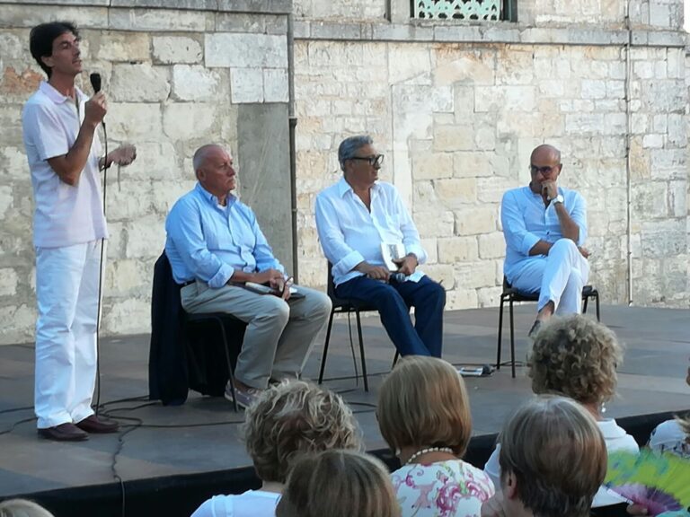 Un’analisi su Maometto, l’Isis e le colpe dell’Occidente: se ne è parlato a Selva di Fasano Un'analisi su Maometto, l'Isis e le colpe dell'Occidente: se ne è parlato a Selva di Fasano - Osservatorio Fasano